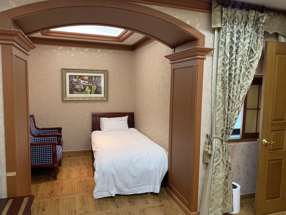 Browndot Hotel Sangmu 32/50