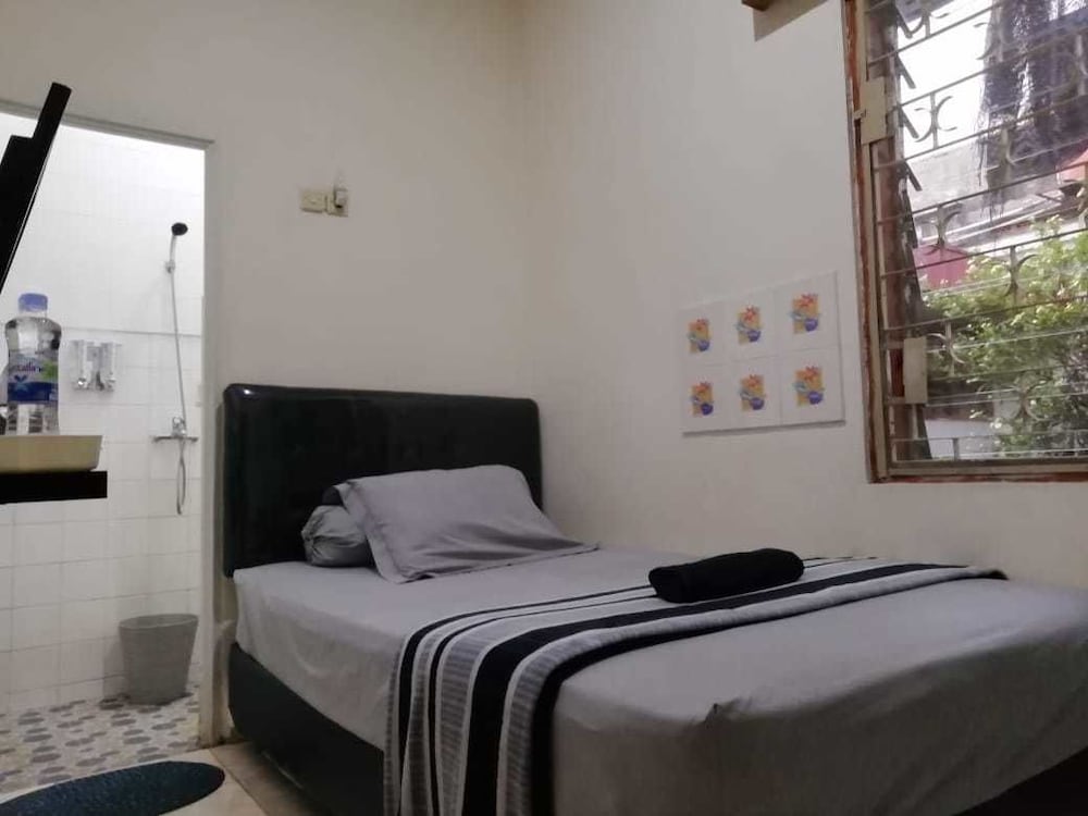 Gio Guesthouse Bogor 7/33