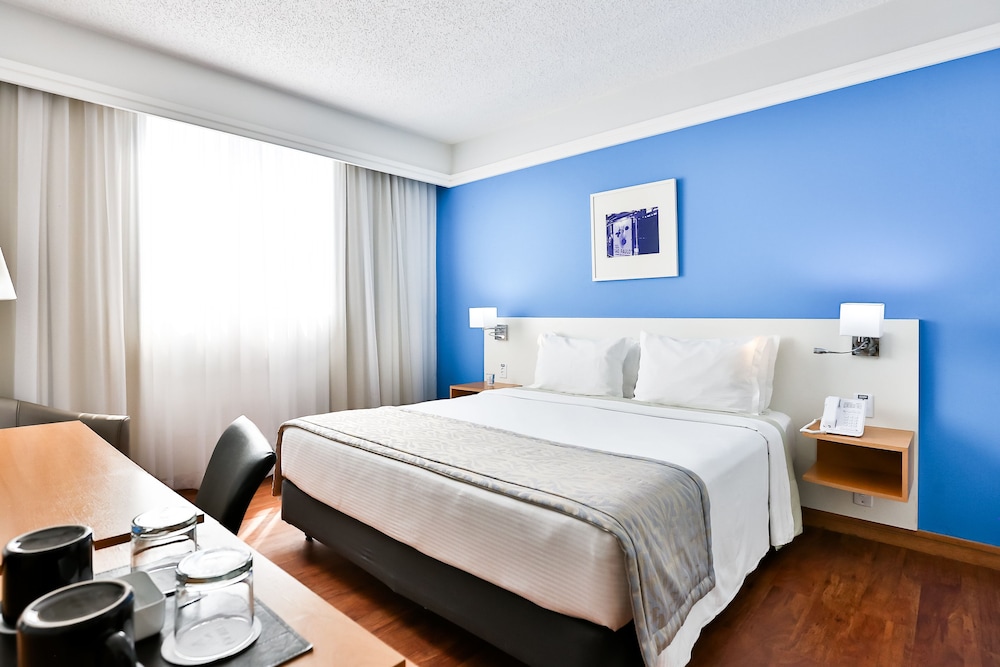 DELUXE, QUEEN BED