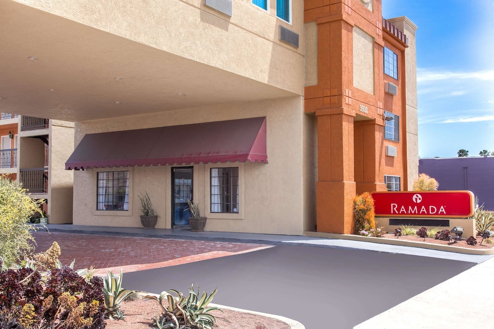 Ramada By Wyndham Culver City 1/49