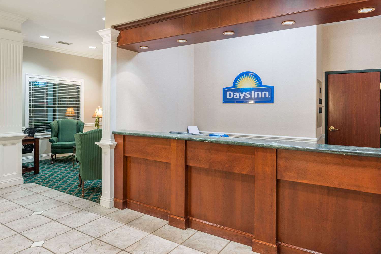 Days Inn by Wyndham Paducah I-24 Exit 4 2/7