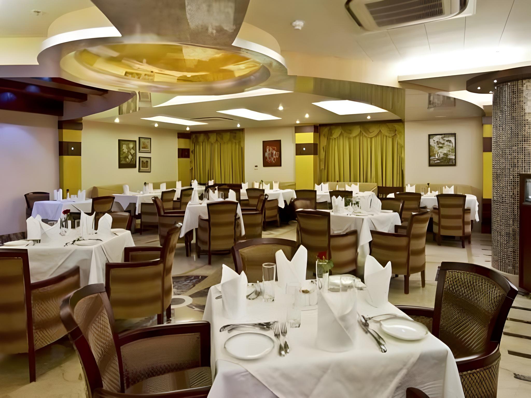 Hotel Gargee Grand 15/25