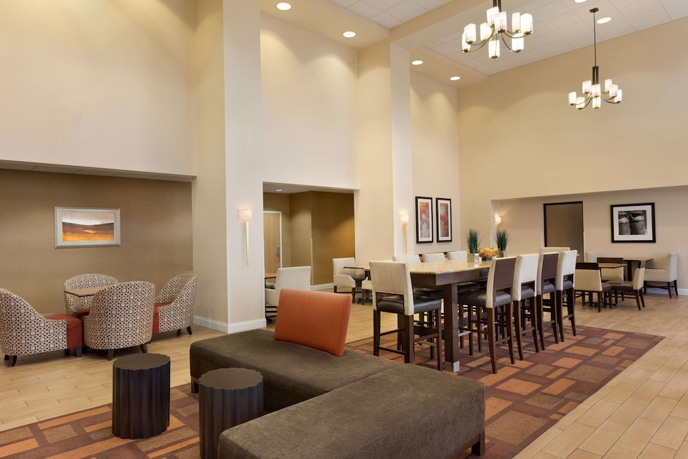 Hampton Inn And Suites 23/34