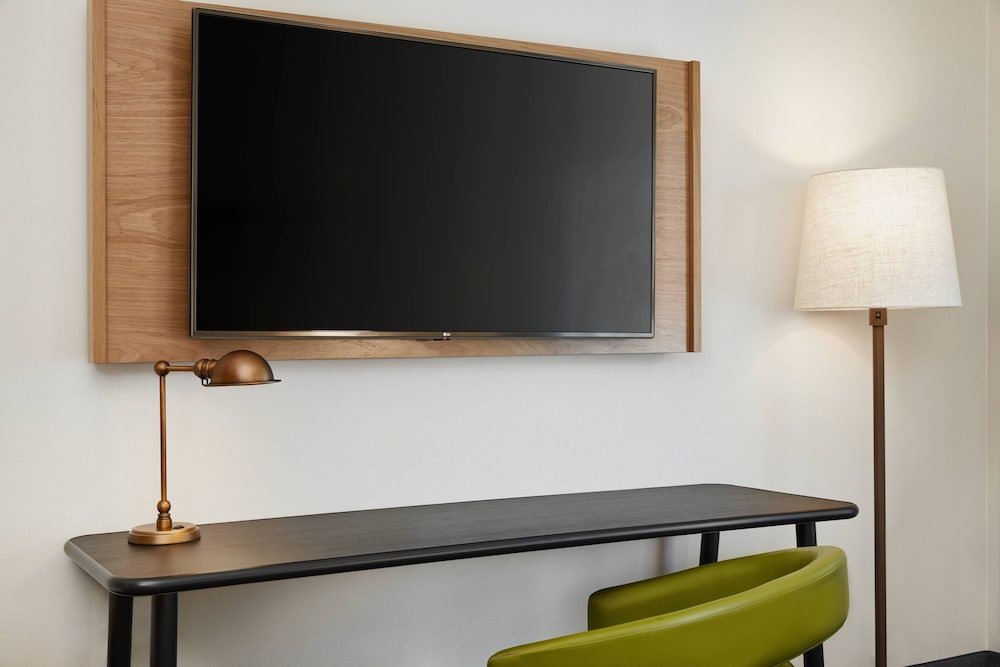 Fairfield Inn & Suites By Marriott Raleigh Wake Forest 8/33