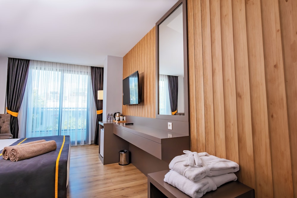 Saint Star Kemer - Adult Only 25/50