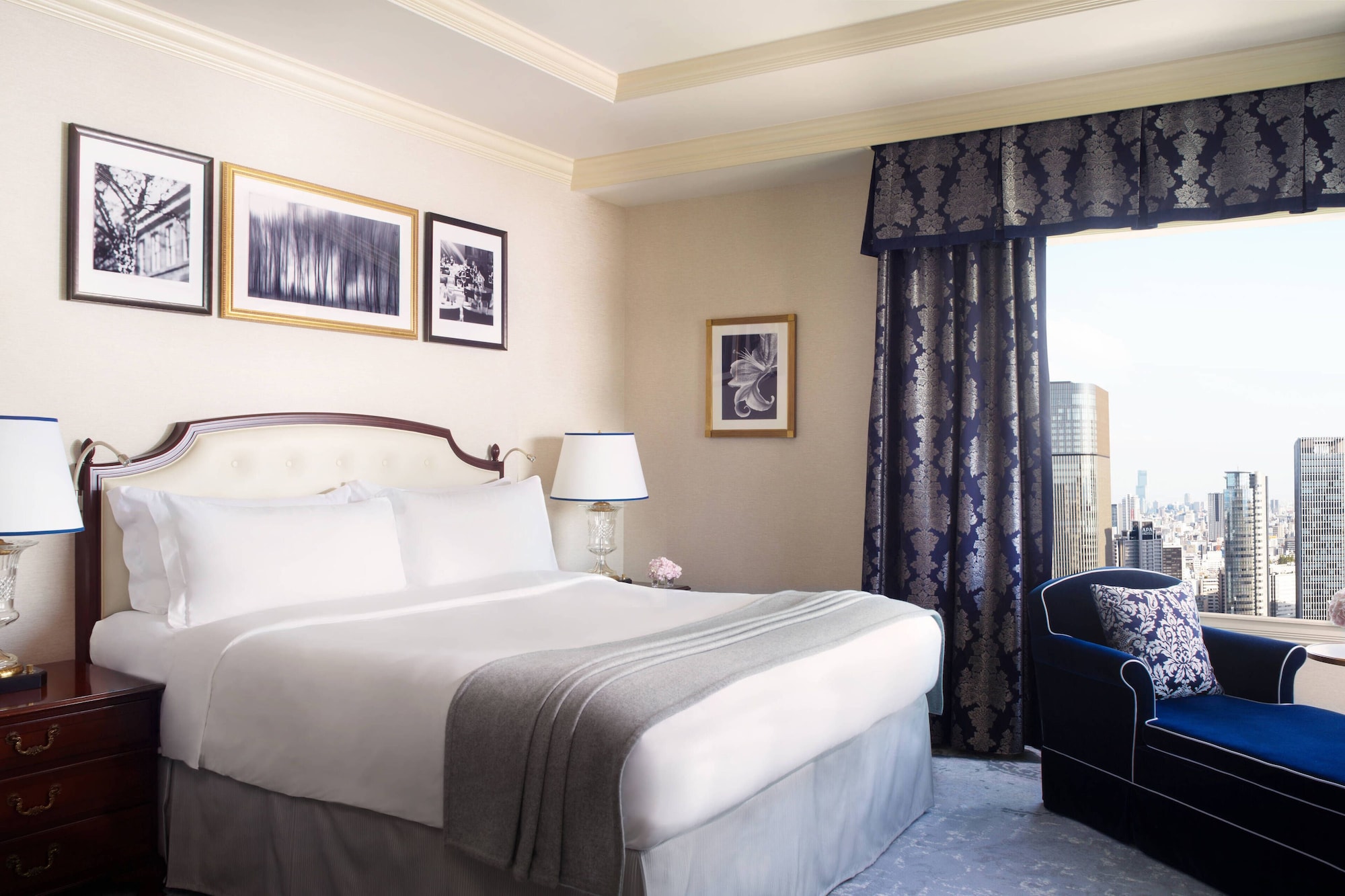 Executive, Suite, King Bed, Club Floor