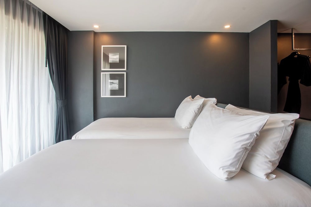 Studio Twin Bed