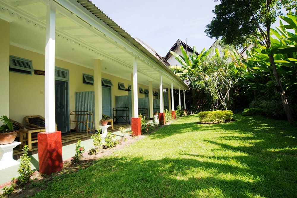 Sendok Hotel 1/72