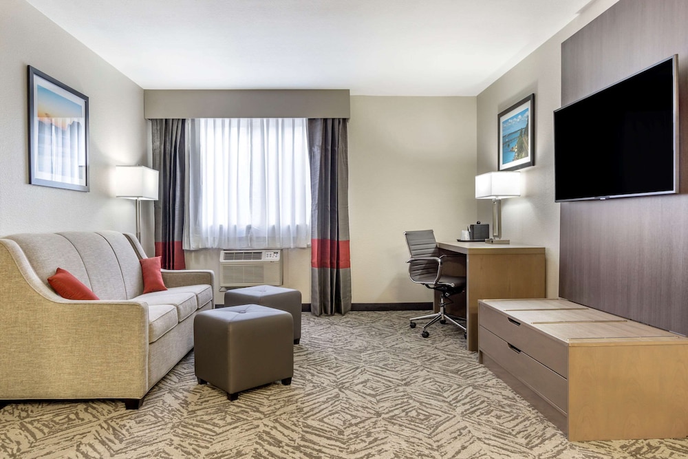 Quality Inn and Suites Pacific Auburn 34/51