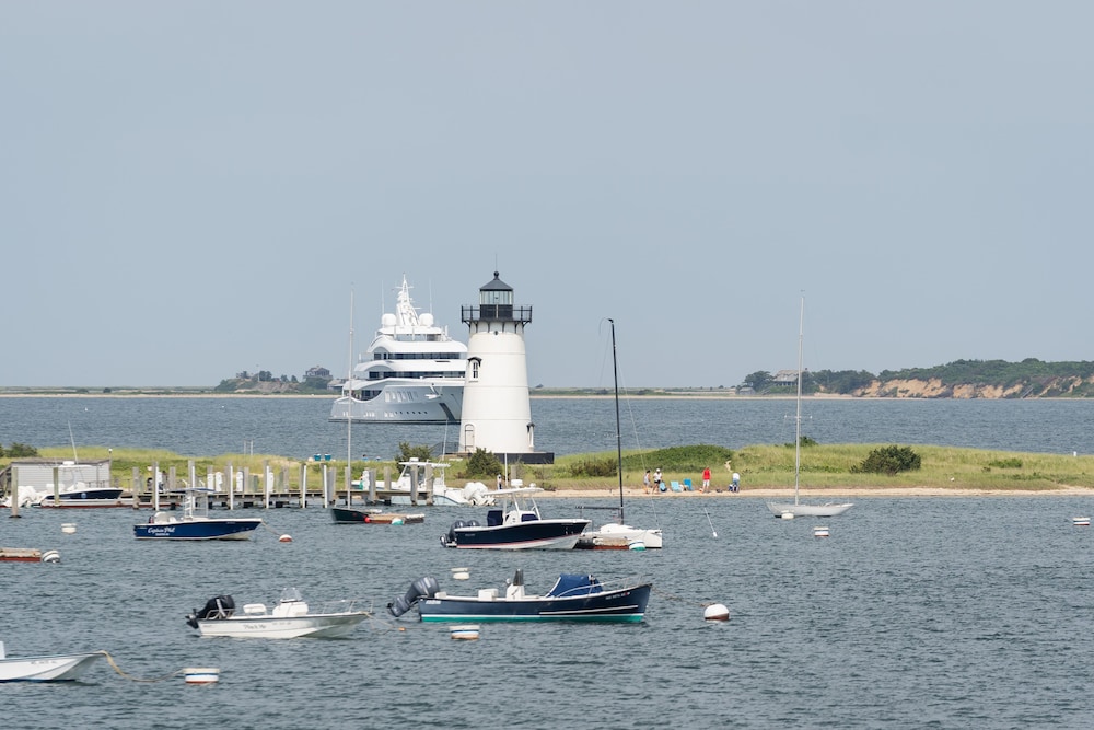 HARBOR VIEW HOTEL 42/50