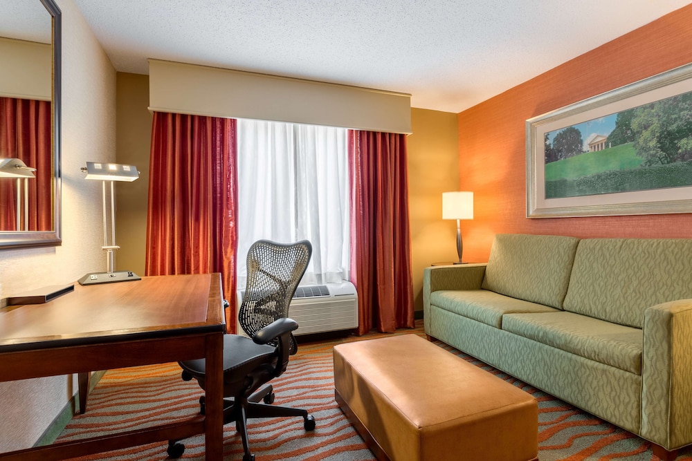 Hilton Garden Inn Arlington Courthouse Plaza 44/83