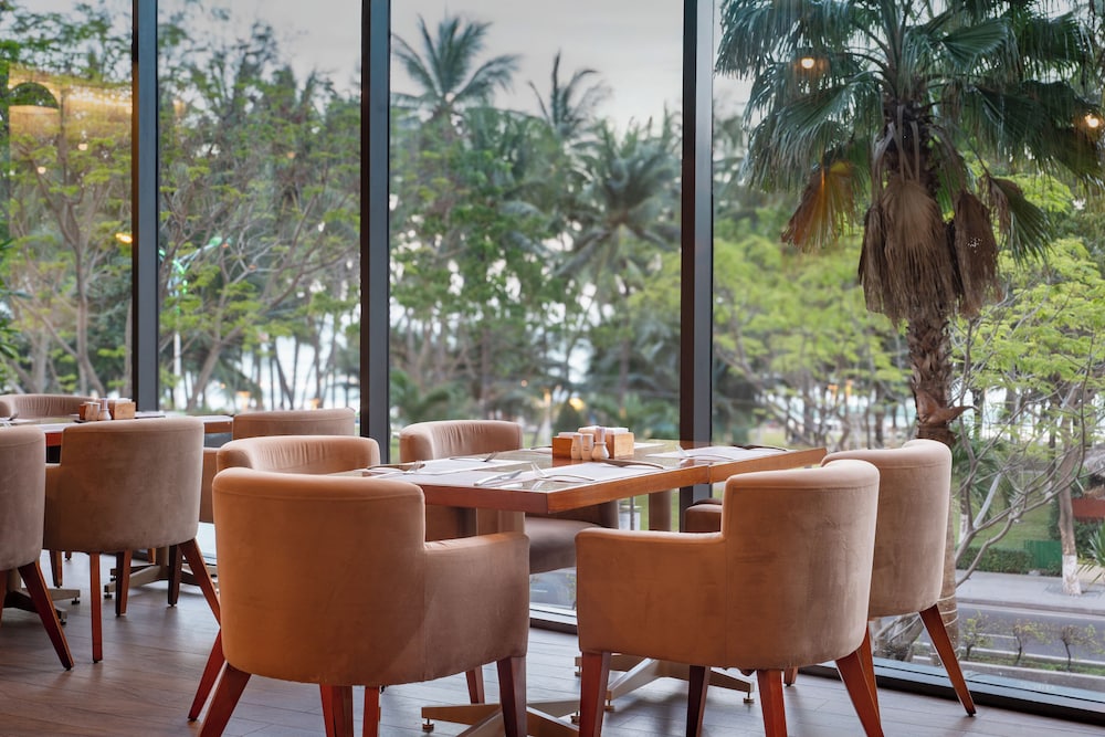 Starcity Bayfront Nha Trang Hotel 55/76