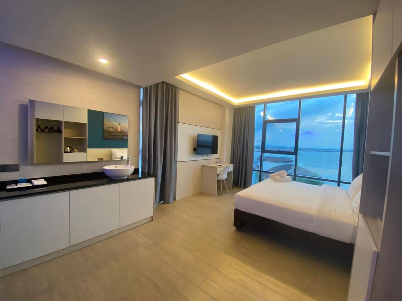 Standard, King Bed
