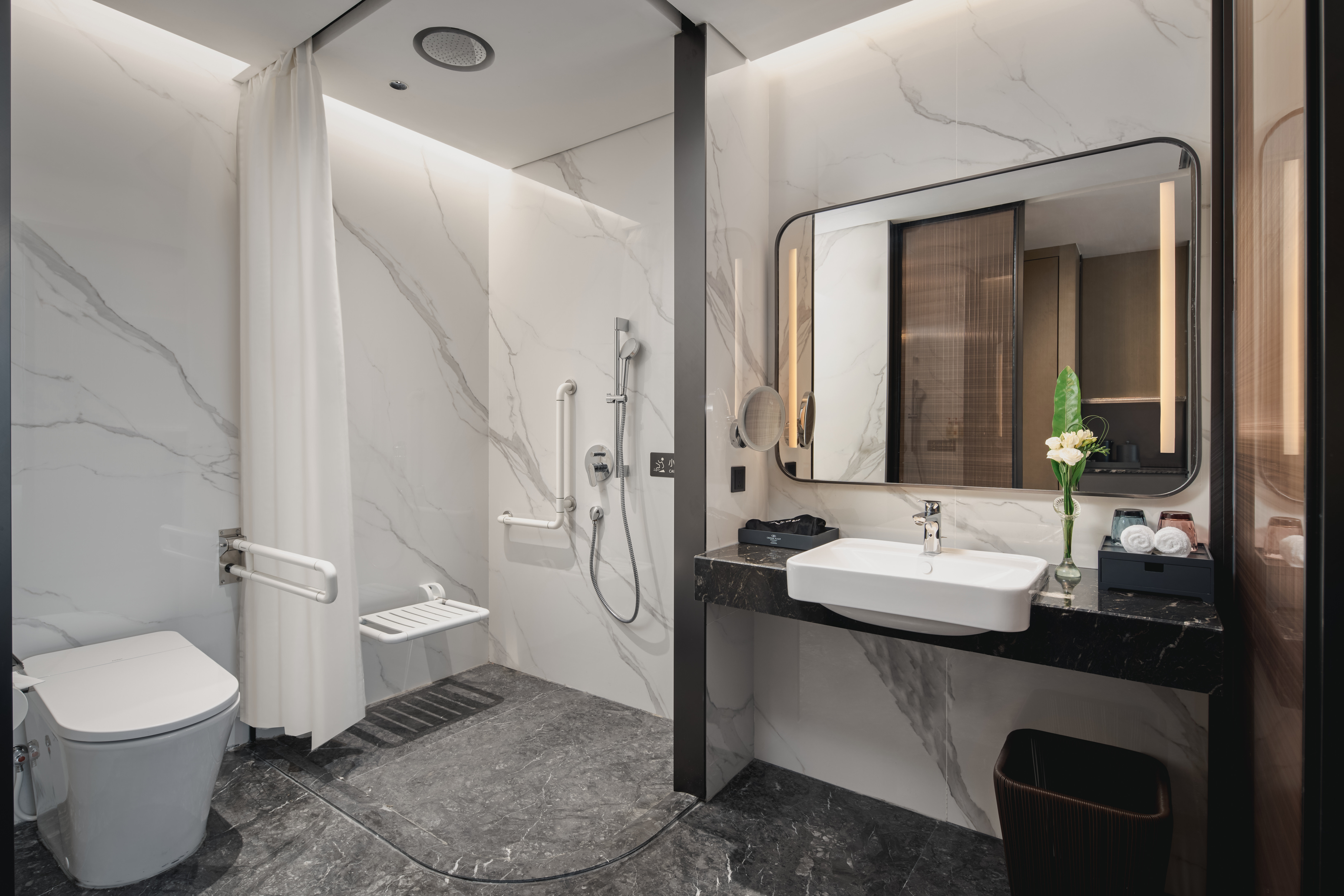 Crowne Plaza Shangluo 59/60