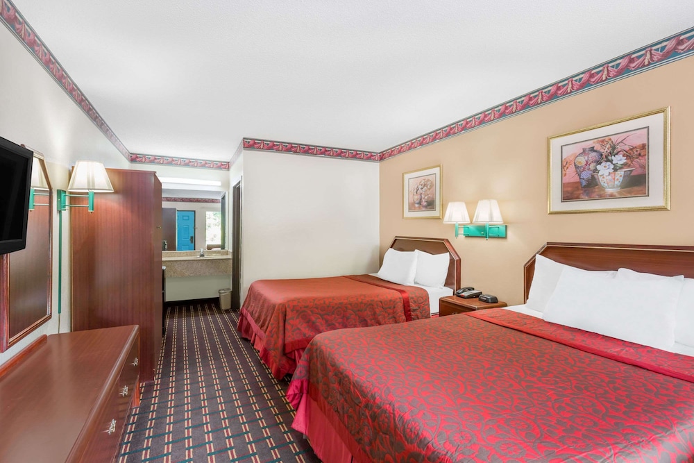Days Inn By Wyndham North Columbia Ft Jackson 12/50
