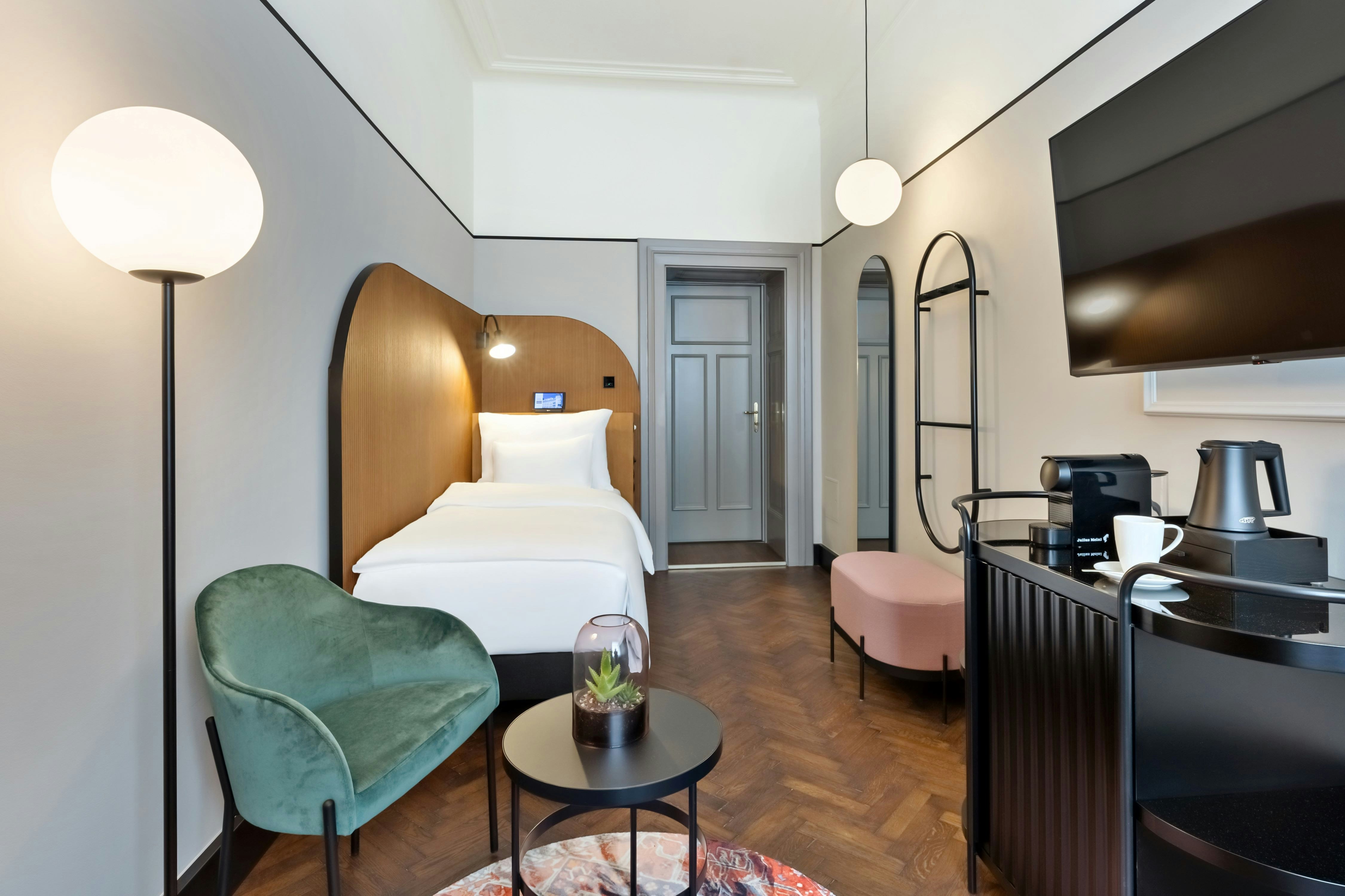 Hotel Astoria Vienna, Curio Collection by Hilton 17/54