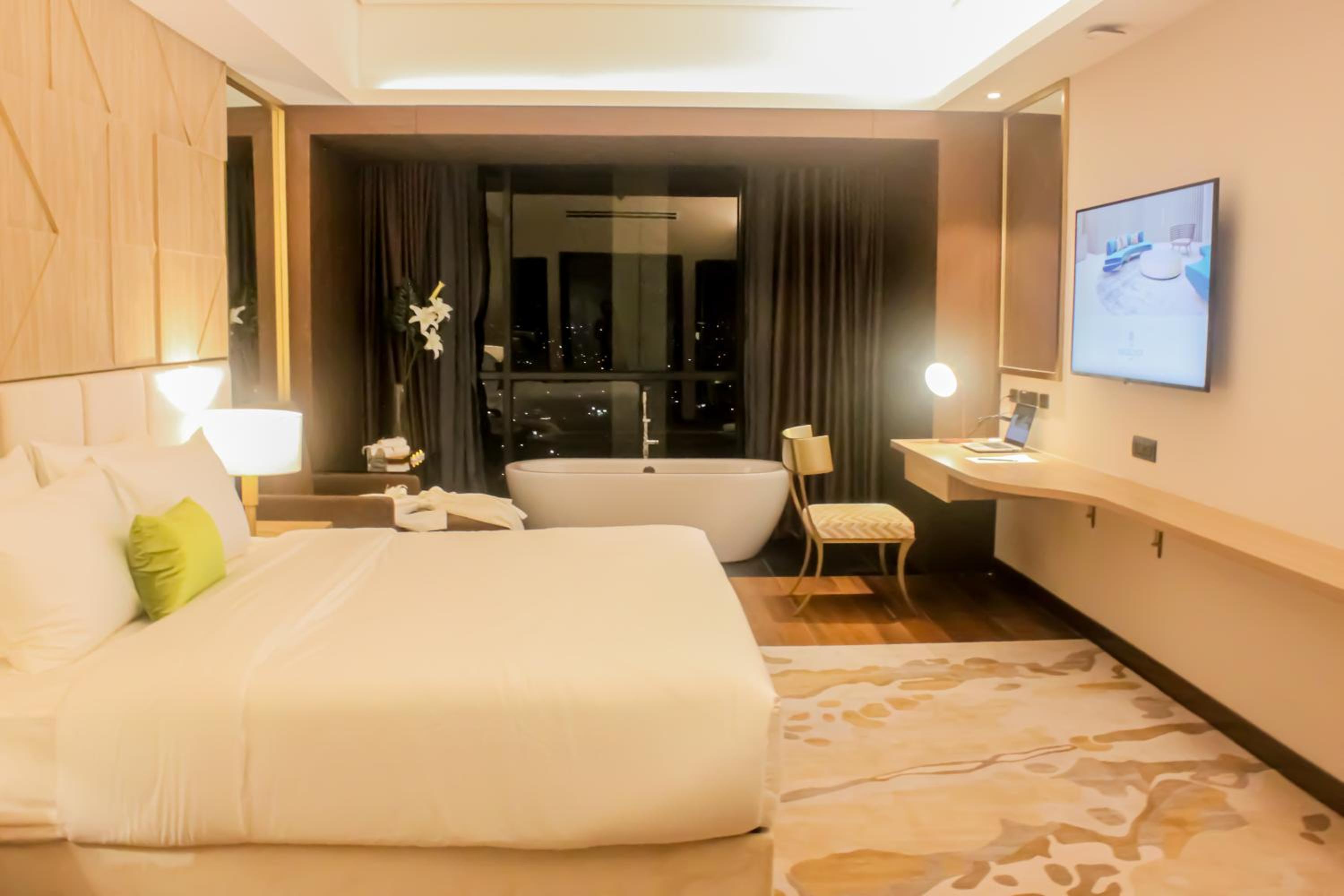 The Excelsior Hotel Las Pinas 10/50