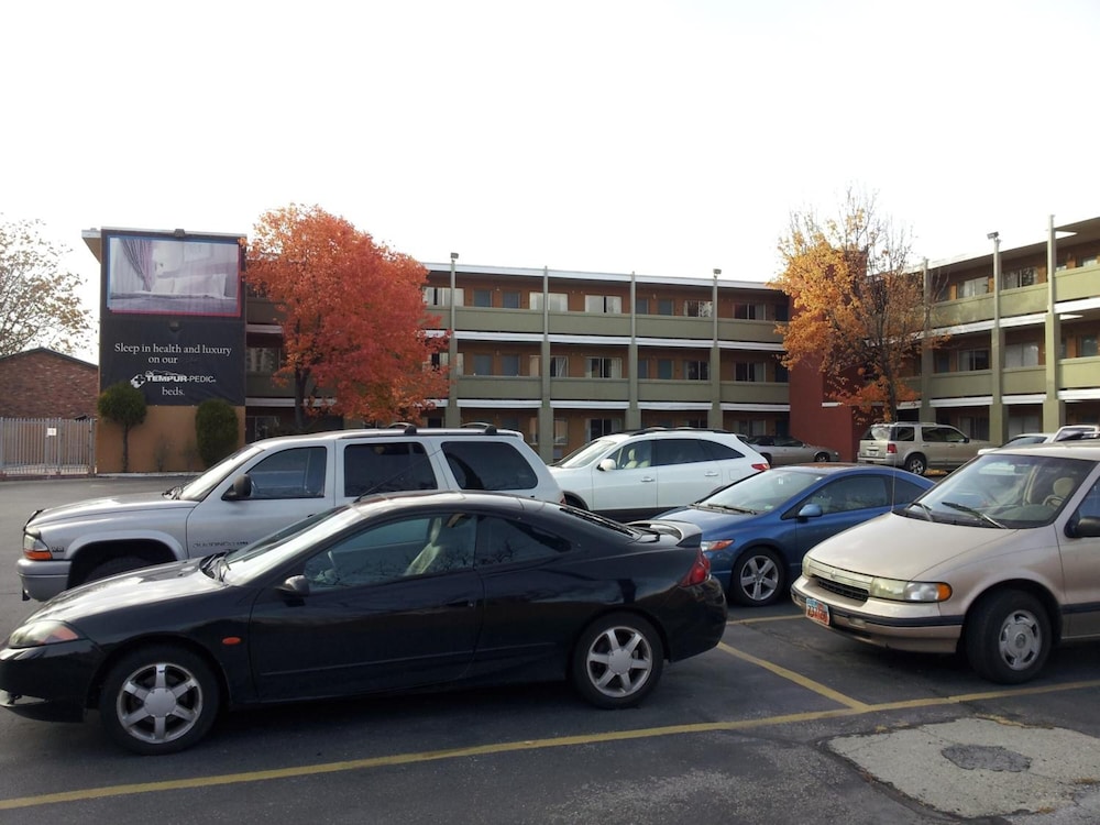 Metropolitan Inn 53/66