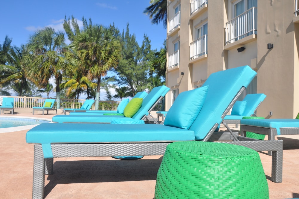 Courtyard Nassau Downtown Junkanoo Beach Ex Sunset Resort Bahamas 8/36