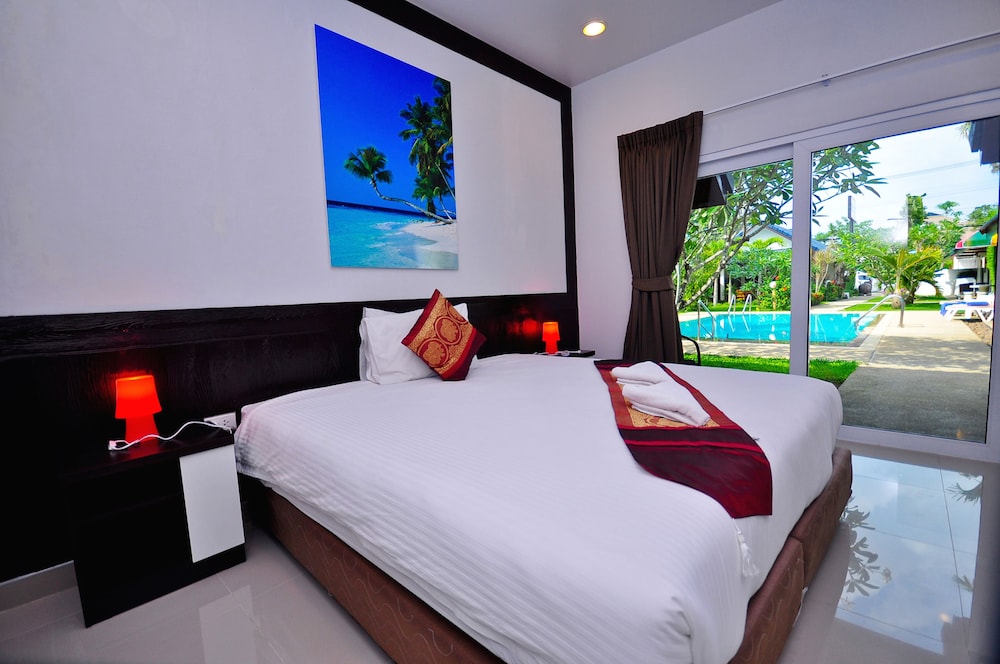 Phuket Airport Hotel 37/74