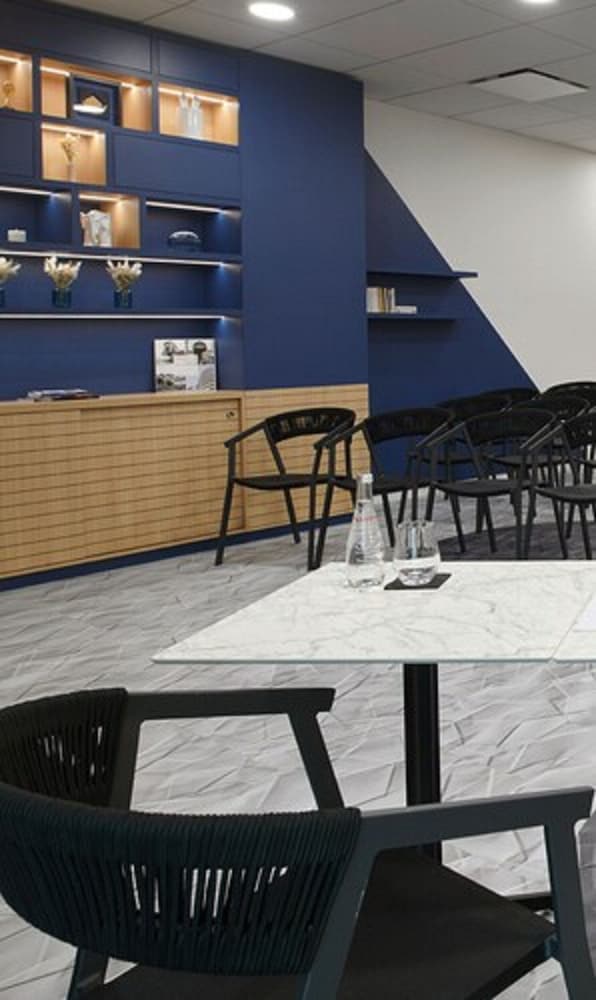 restaurant-cafeteria