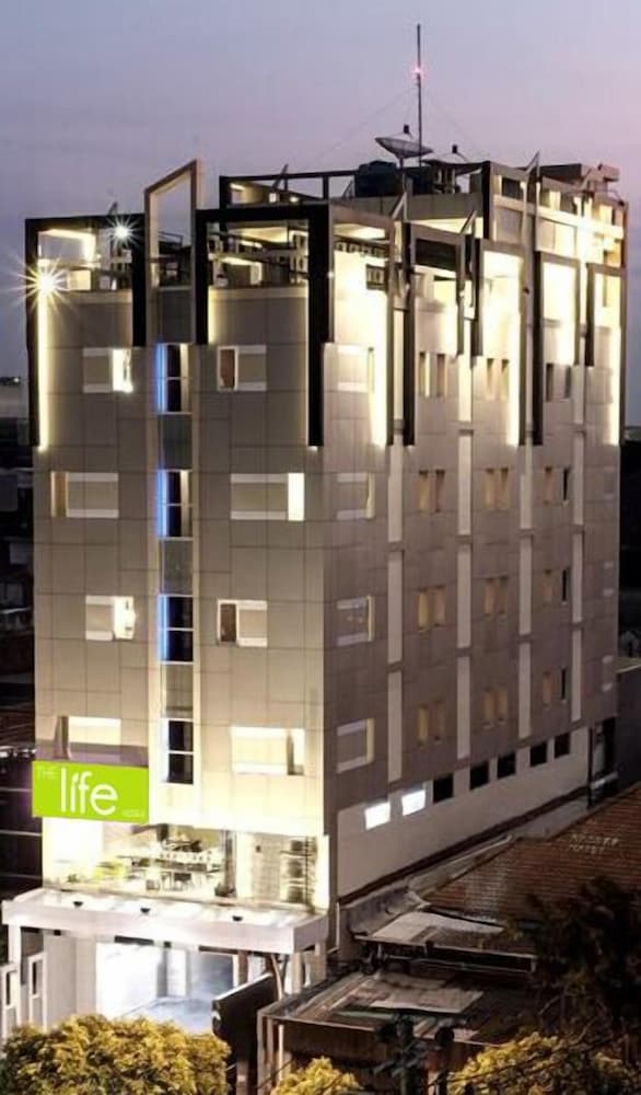 The Life Hotels 1/26