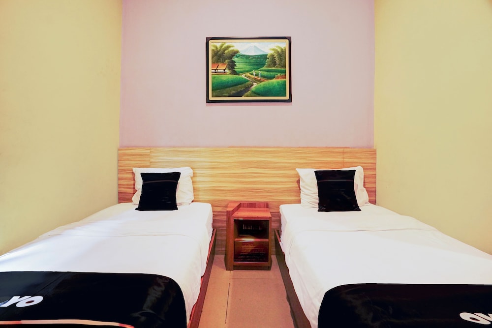 Hotel O Surabaya near Surabaya Town Square formerly Kupang Gunung Residence 38/60