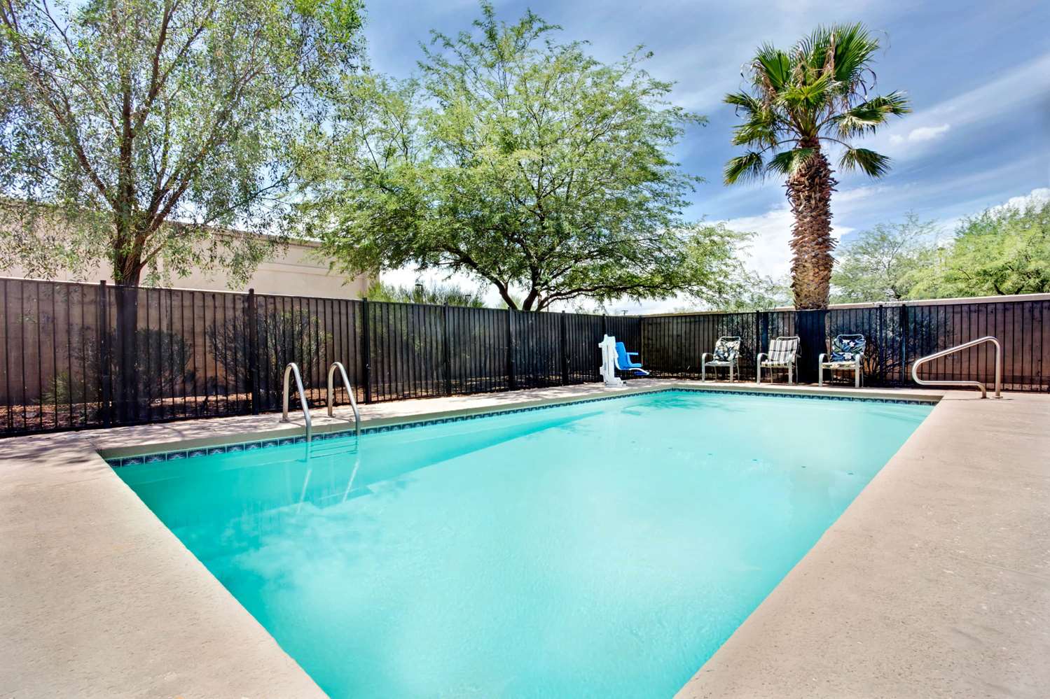 Super 8 by Wyndham Casa Grande 7/16