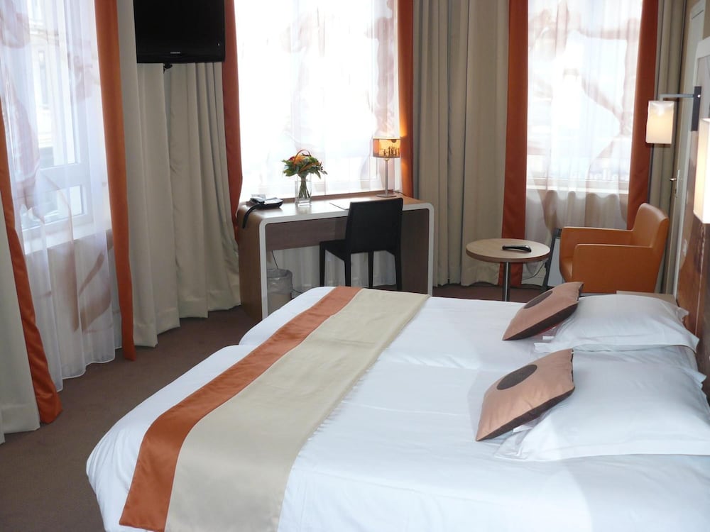 Hotel Red Fox 16/61