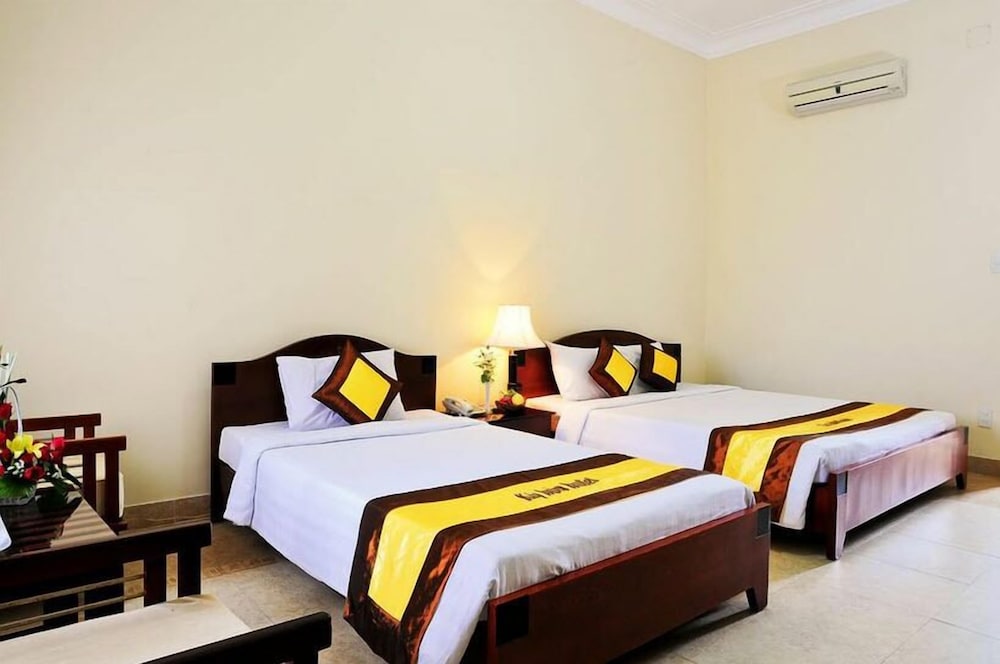 Beachfront Hotel 34/57