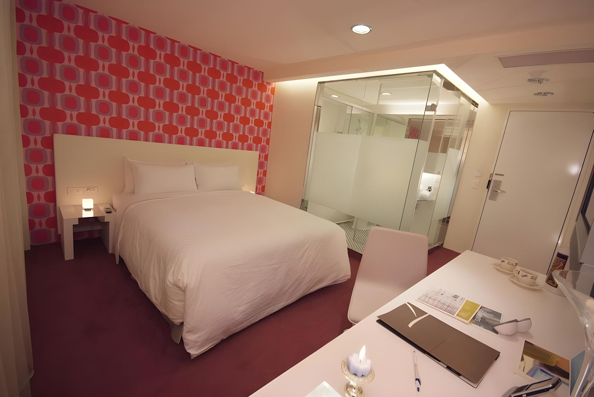 Regent, King Bed