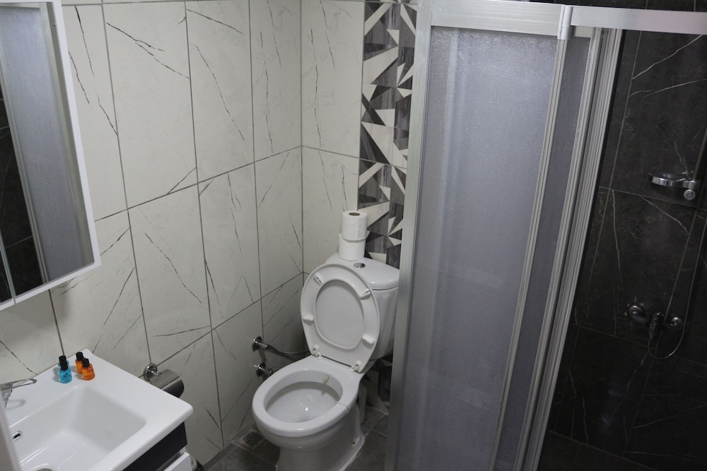 1 BEDROOM, APARTMENT