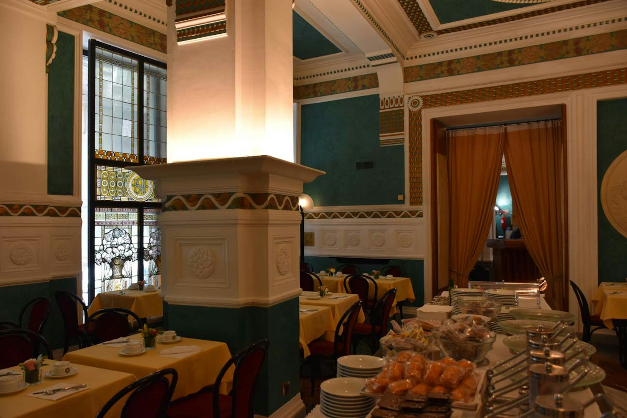 Roma Hotel 63/89