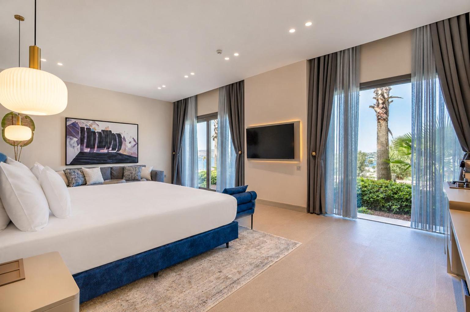 Premium, Sea View, Garden Access