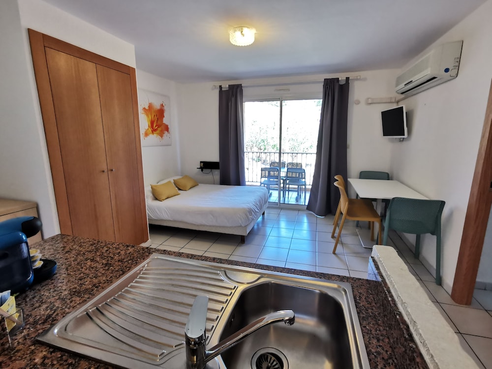 Motel Saint Michel 39/49