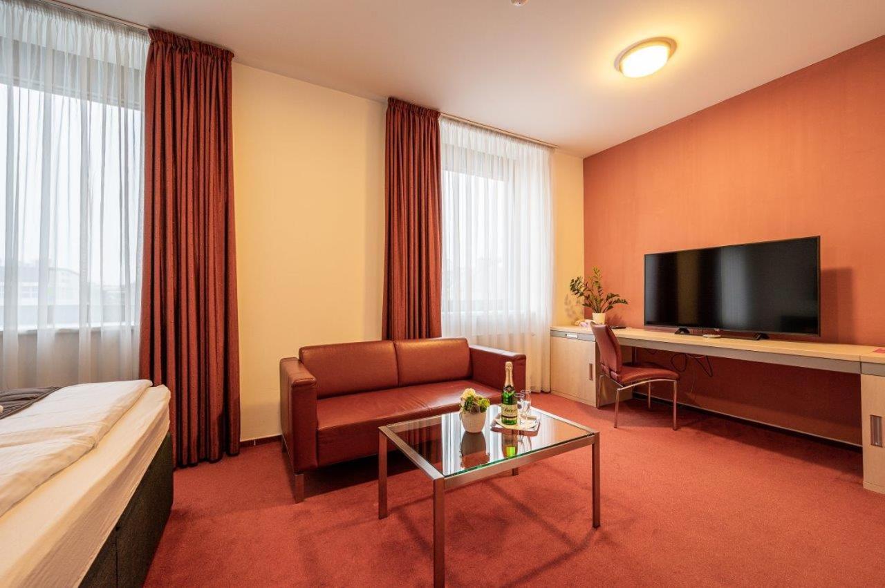 Hotel Ruby Blue 48/65