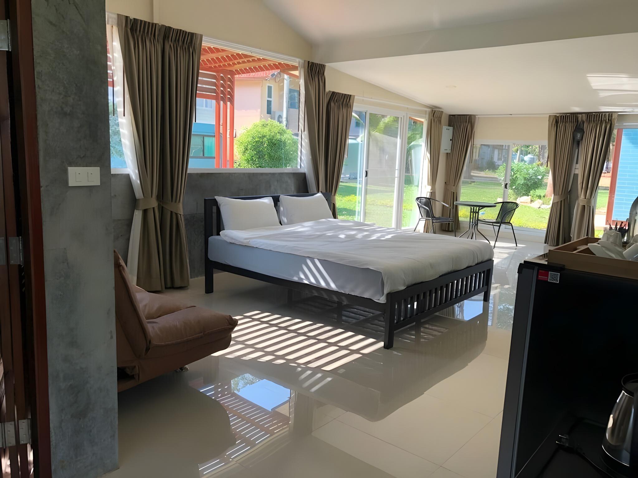 2 Bedrooms, Premier, House