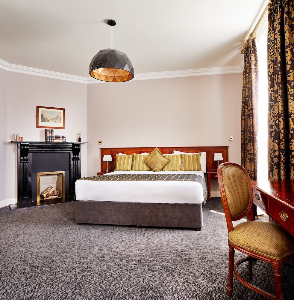 Arlington Hotel 13/36