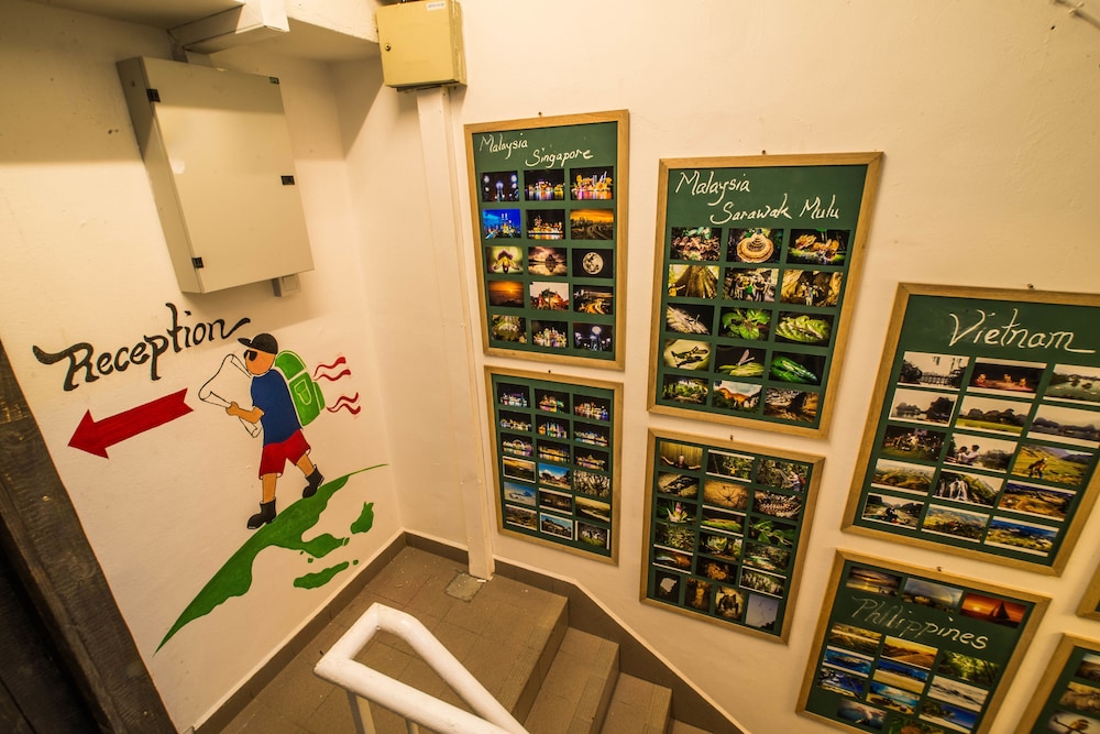 Traveller Bunker Hostel 27/45
