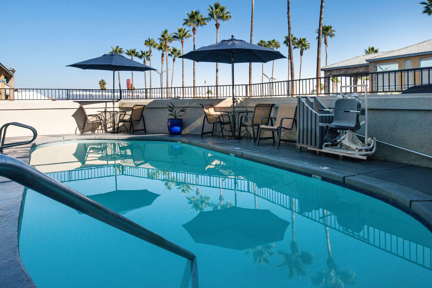 Best Western Kettleman City Inn & Suites 33/45
