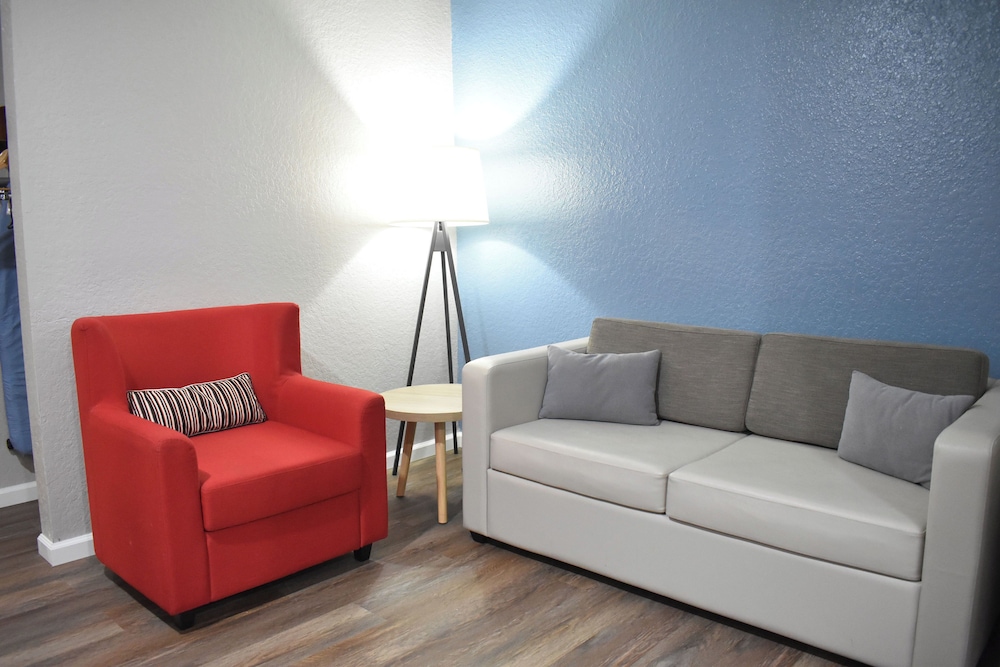 Sonesta Essential IAH Airport JFK Boulevard 33/53