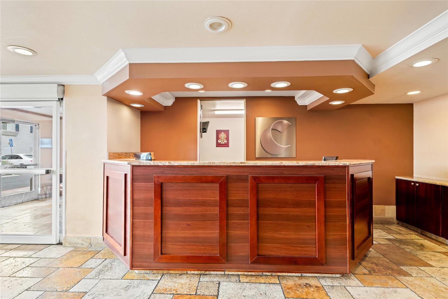 Comfort Inn & Suites Salinas City Center Area 8/45