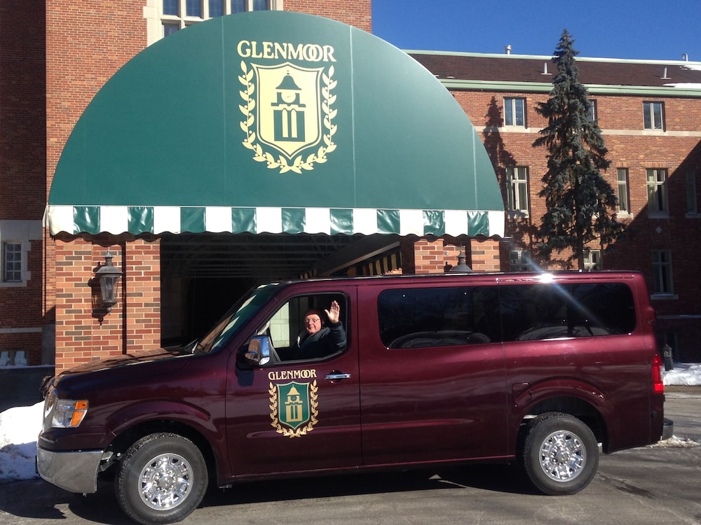Bertram Inn At Glenmoor 3/49