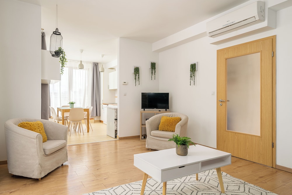 Central Passage Apartments 37/72