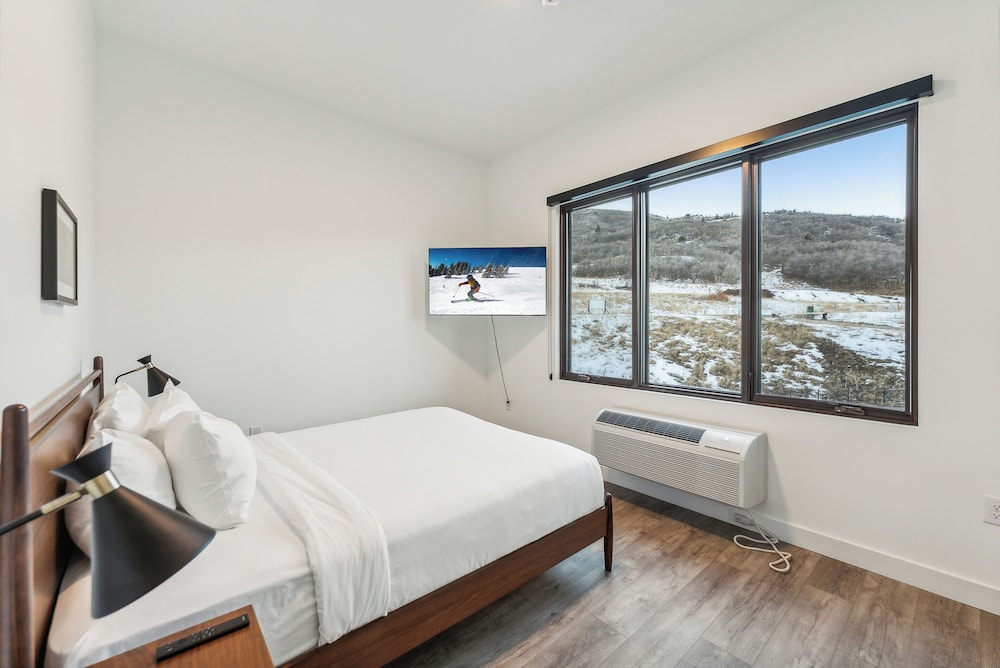 Pioche Village Park City 24/50