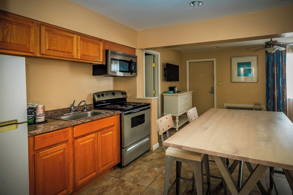 The White Sands Oceanfront Resort & Spa 49/70