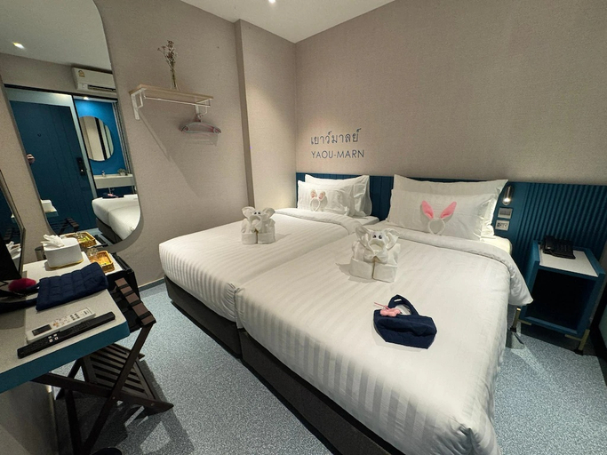 Female Only, King Bed