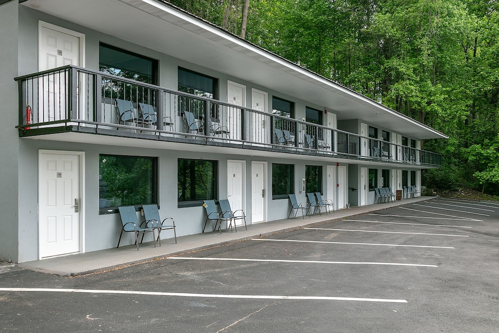 Gatlinburg Mountain Inn Gatlinburg TN 14/21