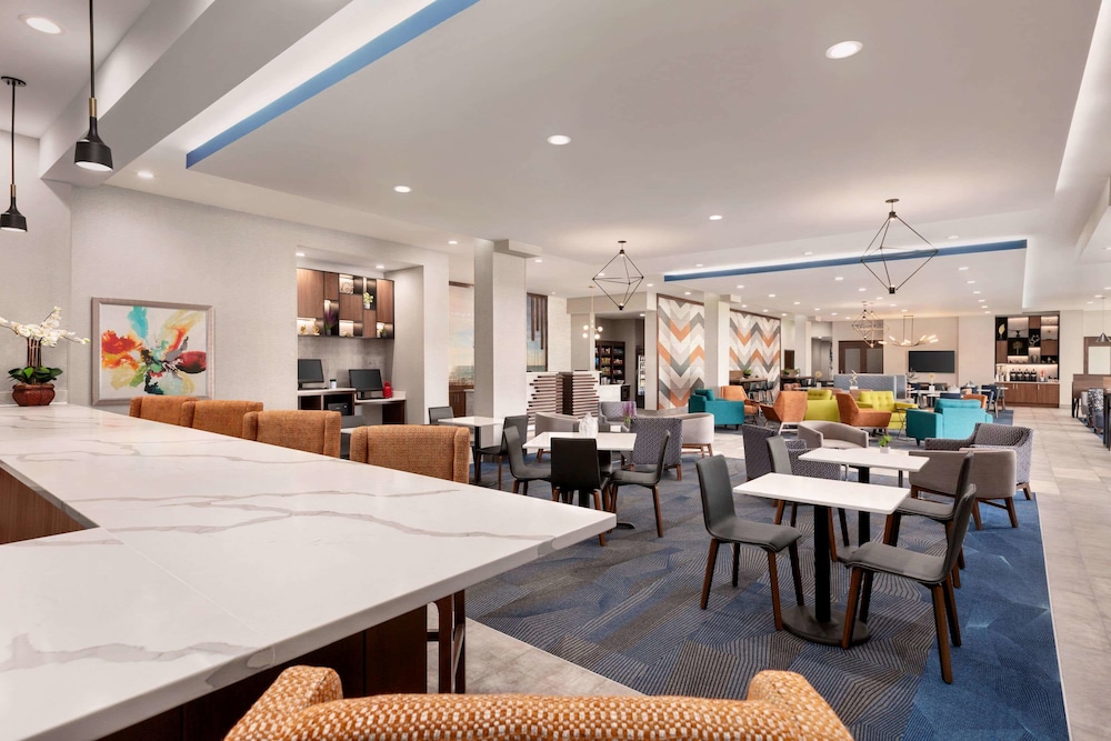 La Quinta Inn & Suites by Wyndham Brunswick/Golden Isles 46/59