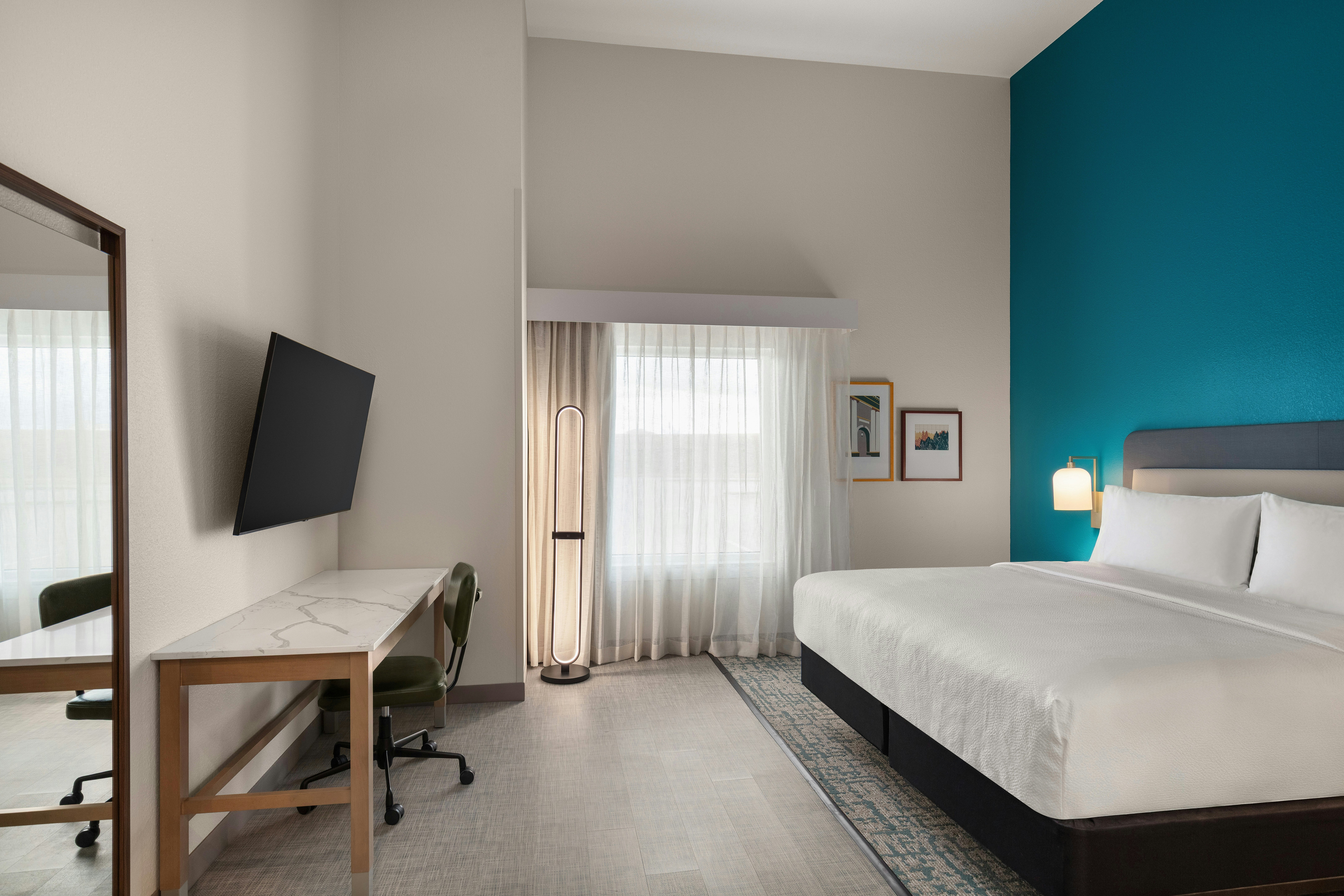 EFFICIENCY, SUITE, KING BED, ACCESSIBLE